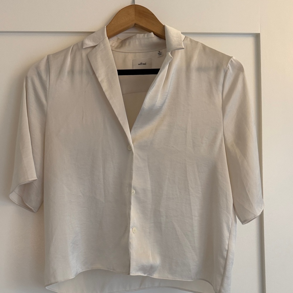 Aritzia White Short Sleeve Button Front Blouse